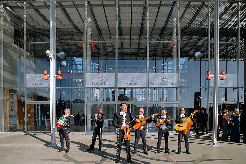 mariachi outside California Academy of Sciences Wedding by michelle walker photography